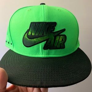 NIKE TRUE AIR MENS SNAPBACK HAT